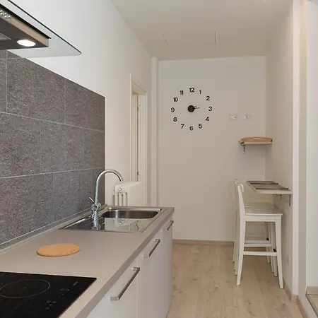 Apartament Felix 10 *